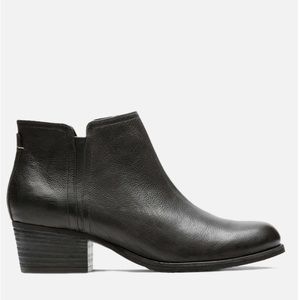 Clarks ~ Maypearl Ramie Black Leather Ankle Boots - Size 8.5